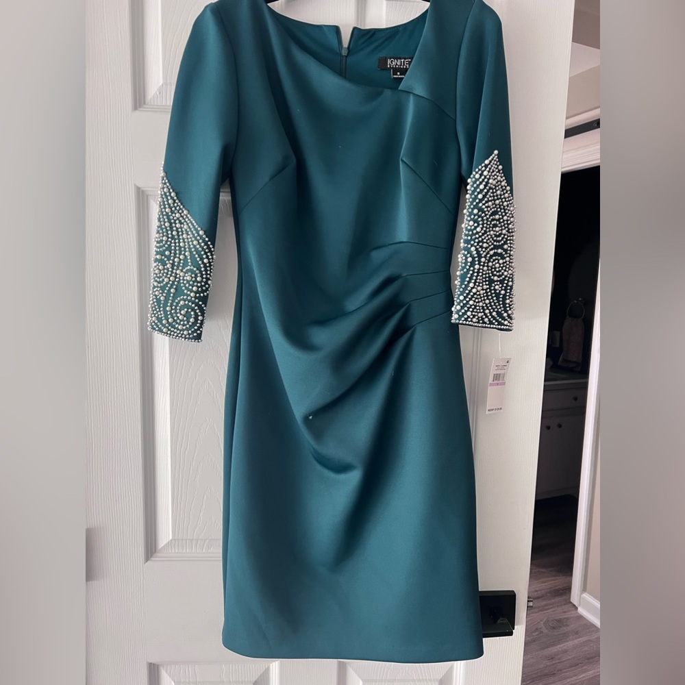 Gorgeous 3/4 sleeve dress - NWT
